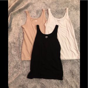 3 bundle of old navy tank tops